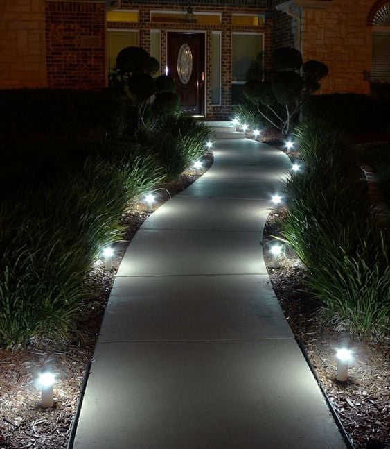 Importance Of Using 10-Watt Landscape Light Bulbs | The Lighting Geek ...